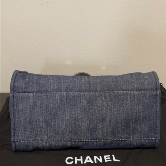 Chanel Medium Denim Deauville Tote Blue - Picture 4 of 14
